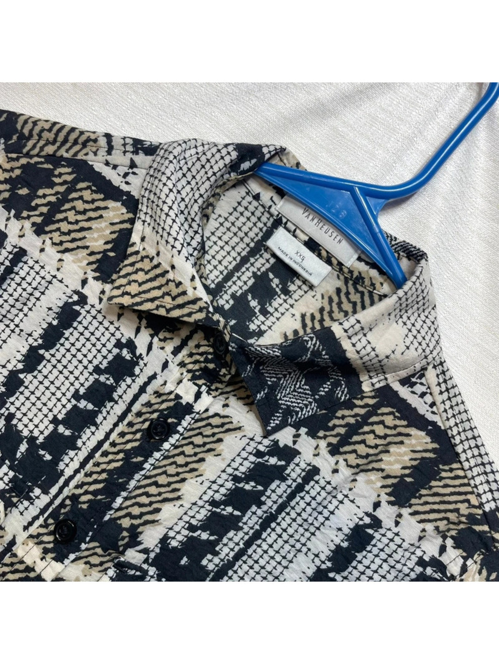 Van Heusen Women's XXS Rayon Nylon Patterned Button-Up Shirt